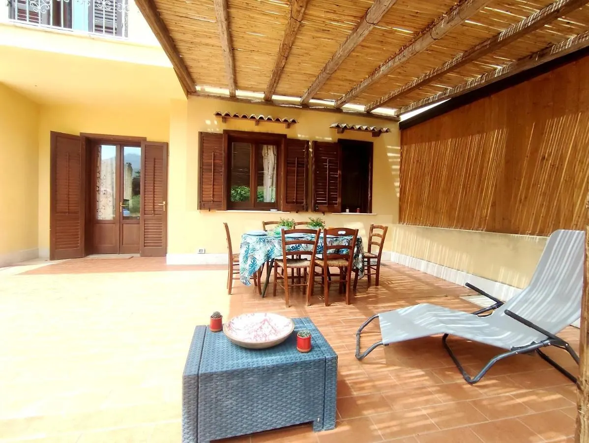 Semesterbostad La Casa Dei Pesci Dipinti Villa Castelluzzo